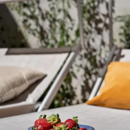 Garage-netflix-wifi Garden Apartment *
